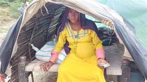 سیلاب میں پھنسی حاملہ خواتین کو کن کن سہولیات اور چیزوں کی ضرورت ہو سکتی ہے؟ Bbc News اردو