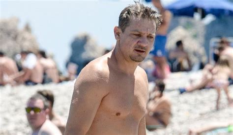 Jeremy Renner Goes Shirtless In Italy Suffers Injured Finger Jeremy