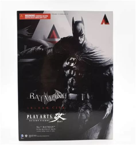 FIGURINE ARTICULÉE PLAY Arts Kai Arkham City No 7 1970s Batsuit Skin