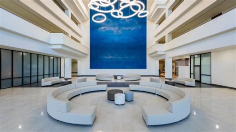 These Commercial Lobby Features Attract And Retain Tenants