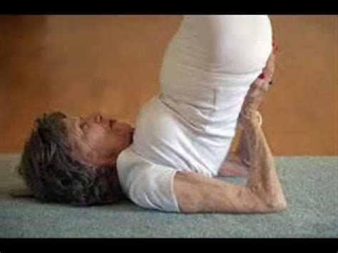 World S Oldest Yoga Teacher Is Year Old Youtube