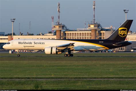 N427up United Parcel Service Ups Boeing 757 24apf Photo By András