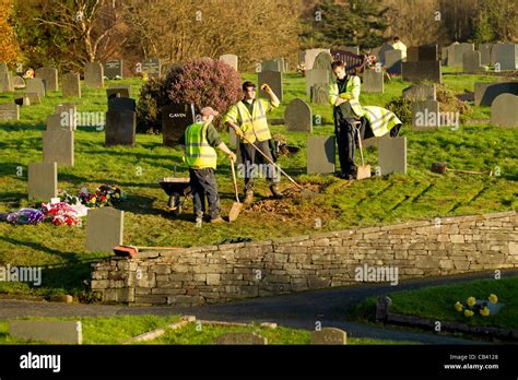 Digging A Grave Stock Photos And Digging A Grave Stock Images Alamy