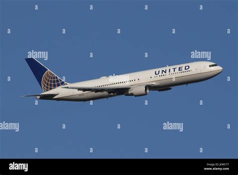 United Boeing 767 Stock Photo Alamy