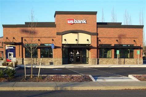 There are total 8277 branches across 46 states alone in the u.s. Net Lease US Bank Property Profile and Cap Rates - The ...