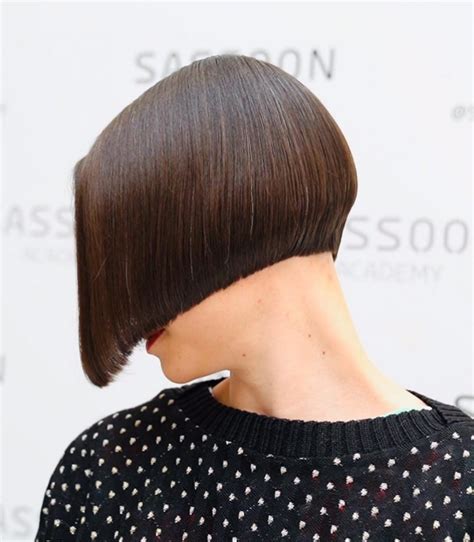 17 Hottest Graduated Bob Haircuts Right Now