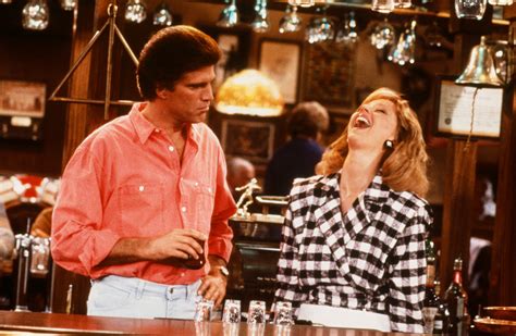 ‘cheers Said Goodbye 25 Years Ago Raise A Toast With These 9 Essential Episodes The New York