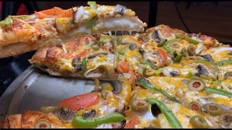 .dominos cheese burst pizza with detailed photo and video recipe. Cheese Burst Pizza | Home made DOMINOS style CHEESE BURST ...