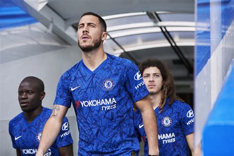 Welcome to the official twitter account of chelsea football club. Nike dévoile le nouveau maillot domicile 2019-2020 de ...