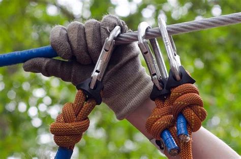 These Are The Best Rappelling Gloves You Can Get Right Now