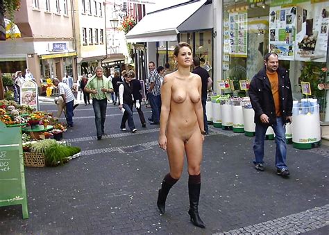 Shameless Naked Sluts In Public 11 Pics XHamster