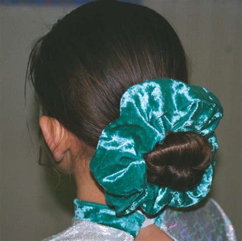 27 Worst 80s Fashion Trends ~ Vintage Everyday 80s Trends 80s Fashion Trends Scrunchie