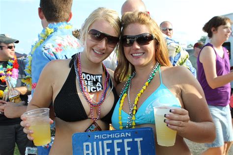 Jimmy Buffett Tailgate Bikini Buffettfan Blogspot Com Flickr