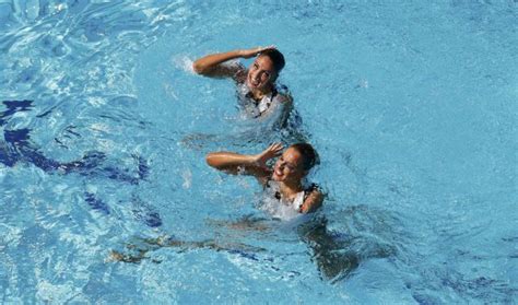 Η φωτογραφία συγχρονισμένη κολύμβηση μπορεί να χρησιμοποιηθεί για προσωπικούς σκοπούς, σύμφωνα με τους όρους της. Συγχρονισμένη κολύμβηση: Δέκατες οι Πλατανιώτη/Παπάζογλου ...