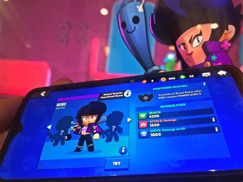 Once you have the ball, you cannot attack and only lose it if you are killed. Brawl Stars welcomes Bibi to its new Retropolis