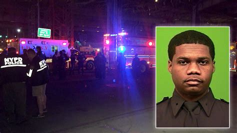 Nypd Officer Dies After Being Shot In Head In Manhattan Abc7 Los Angeles
