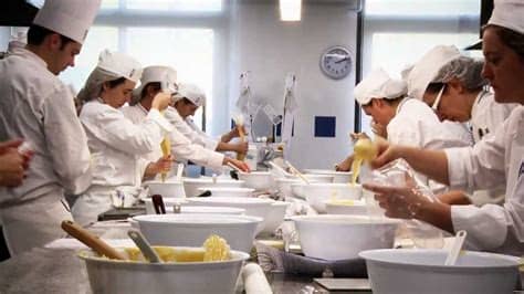 En italia y en el mundo. Le Cordon Bleu Madrid - Video Institucional - YouTube