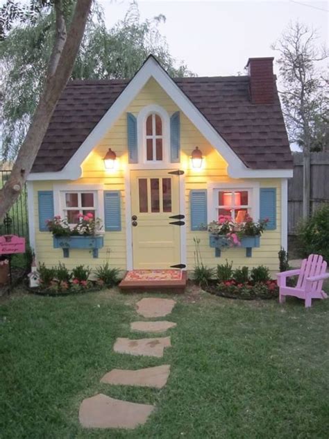 Attractive Yellow Exterior House Paint Colors Ideas 01 Little