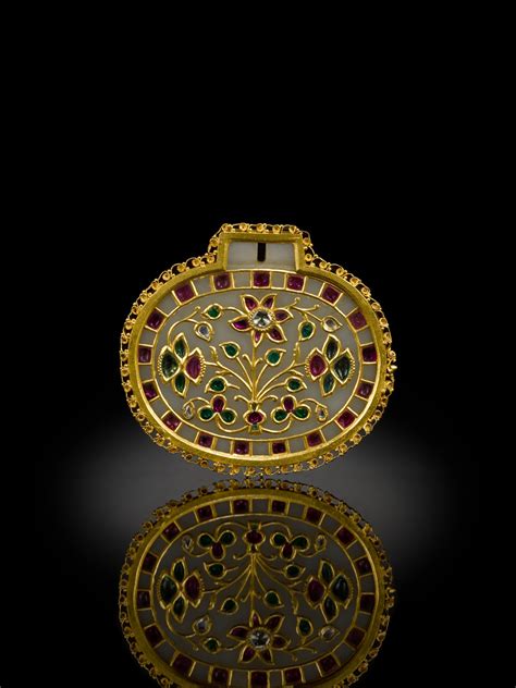 A Rare Mughal Jade Pendant Haldili India Dated 1051 Ah1641 42 Ad Arts Of The Islamic