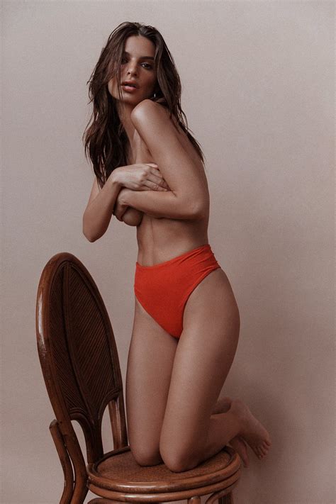 Emily Ratajkowski Sexy And Topless 39 Photos Thefappening