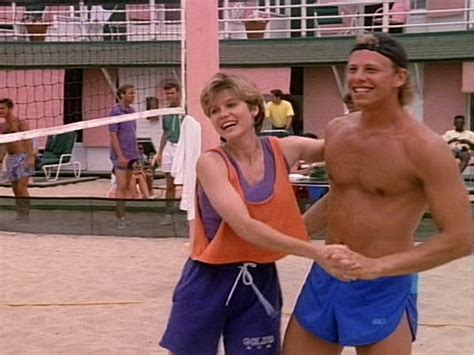 Auscaps Ian Ziering Shirtless In Beverly Hills 90210 3 04 Sex Lies And Volleyballphoto Fini