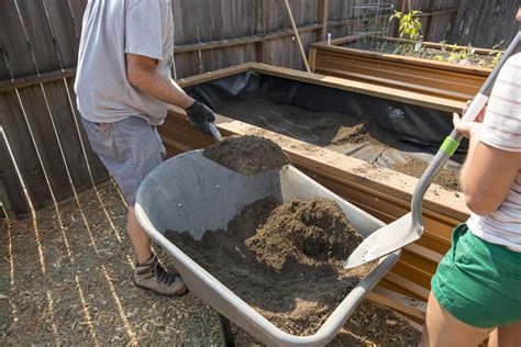 How To Build A Self Watering Raised Bed Part 2 Installing The