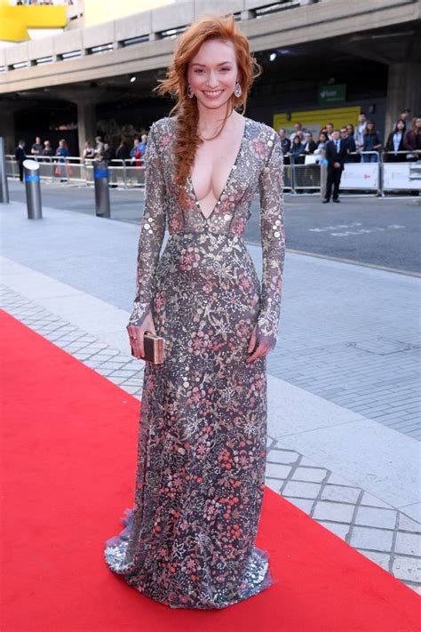 Poldarks Eleanor Tomlinson Takes The Plunge In A Daring Floral Gown At