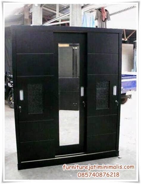 Lemari tipe ini atau yang dikenal sebagai almari pintu geser menjadi pilihan tepat untuk kirana lemari pakaian 3 pintu brooklyn white oak. Kiat Membersihkan Lemari Jati Supaya Tahan Lama ...