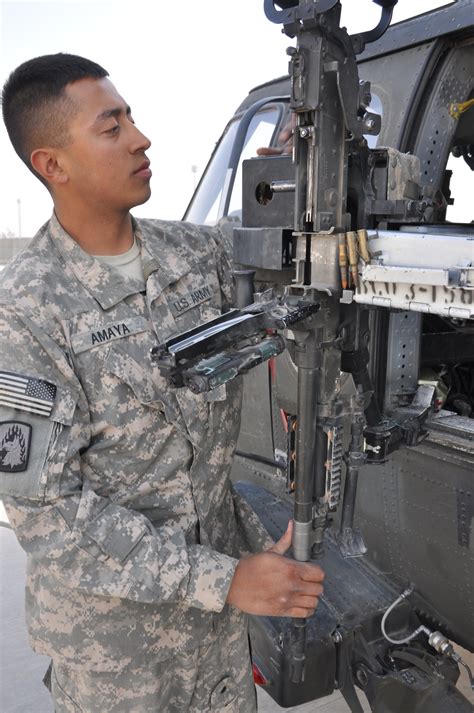 Dvids News Soldiers Volunteer Learn Door Gunner Mission