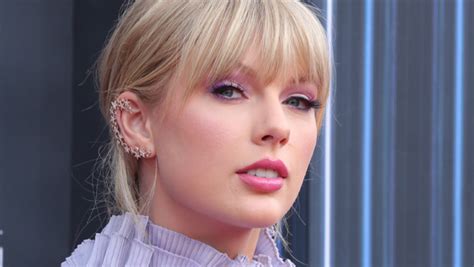 Taylor Swift Begs Senator To Support Equality Act During