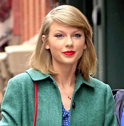 Taylor Swift Celebrity Looks And Style Must See