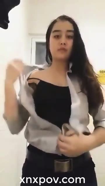 Sexy Look Desi Bhabhi Record Her Nude Selfie Video For Lover Eporner