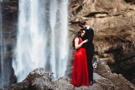 Striking Waterfall Engagement Session At Toccoa Falls Georgia Larrissa And Richard Wandering