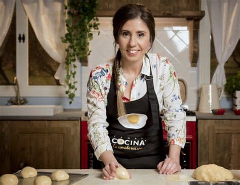 En la web de canal cocina ya se pueden ver dos recetas de amanda laporte, la tarta sacher y el bizcocho de limón con pinchos de merengue, que serán las elaboraciones con las que se estrene postres caseros, y a medida que avance el programa irán facilitando las demás recetas para. Bollería de siempre, recetas tradicionales en Canal Cocina ...