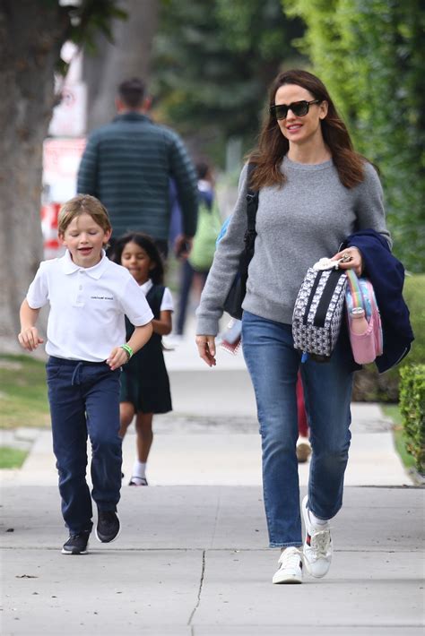 Jennifer garner and ben affleck, who split in 2015 after nearly 10 years of marriage, are still united even though the affleck kids are sitting firmly out of the spotlight, jennifer and ben have both spoken. Jennifer Garner - Celebs and their cute kids in 2020 ...