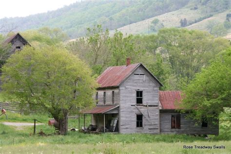 Old Farmhouse In Tennessee Barn To The Left Meaningful Pictures Old
