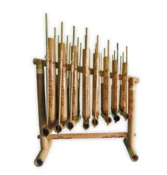 Lebih tepatnya, alat musik ini berasal dari tanah sunda yang dimainkan buat memanggil dewi sri. Ulasan mengenai alat musik melodis Angklung yang unik