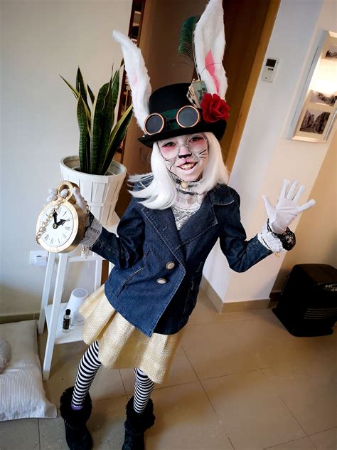 Diy White Rabbit Costume Alice In Wonderland Halloween Costumes Diy