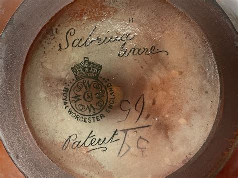 Royal Worcester ‘sabrina Ware Vase Of Globular Form Circa 1899