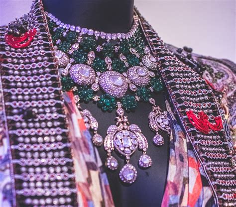 Anamika Khanna Couture'17 (With images) | Anamika khanna, Bridal jewelry, Fashion