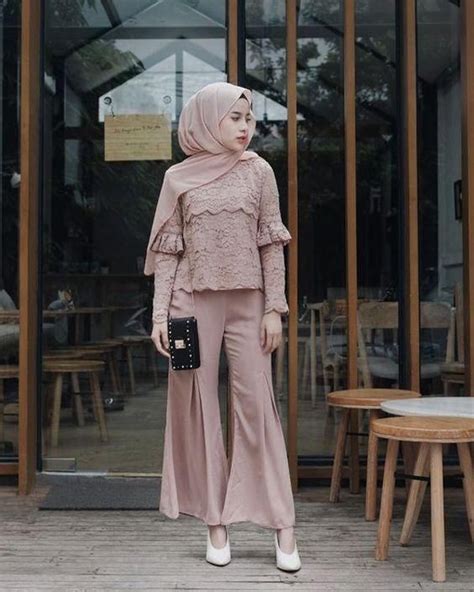 Baju kondangan simple celana yang bisa kamu gunakan adalah brokat. Model Baju Kondangan Hijab Simple : Baju Kondangan Hijab ...