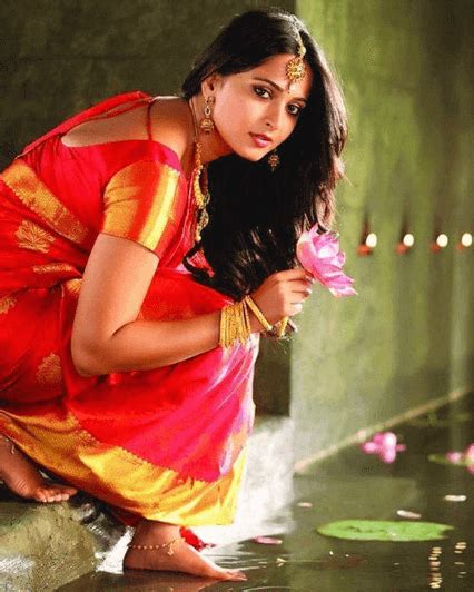 Anushka photo stills in brahmanda nayagan movie. Anushka Shetty Age, Height, Weight, Biography, Husband ...