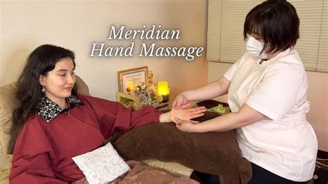 I Got Gentle Hand Massage With Oil In Chair By Japanese Pro Soft