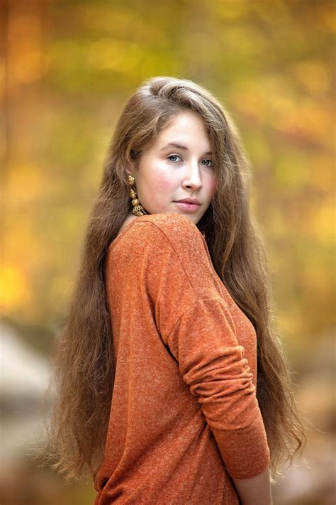 Fall Colors Senior Picture Ideas For Girls Girl Senior Pictures Blog