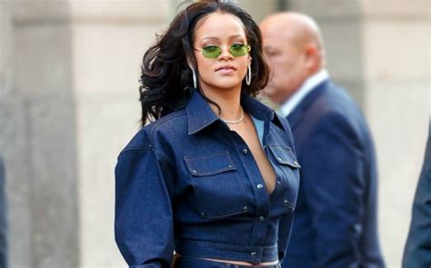 Rihanna Fenty Galaxy Makeup Collection Her Bombshell Launch Look