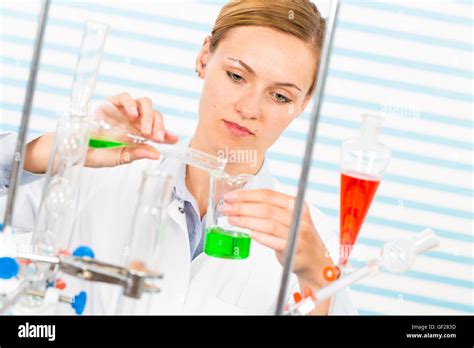 Young Scientist Works In Modern Biological Lab Stock Photo Alamy