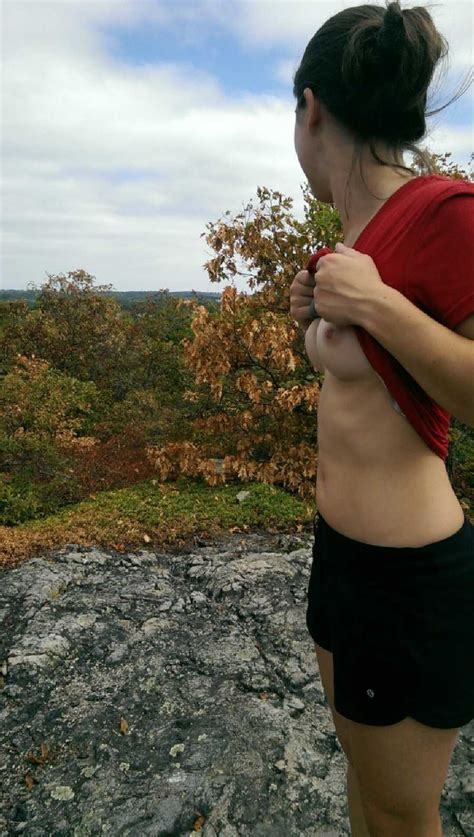 Amateur Girlfriend Flashing While Hiking Dare Nice Boobs