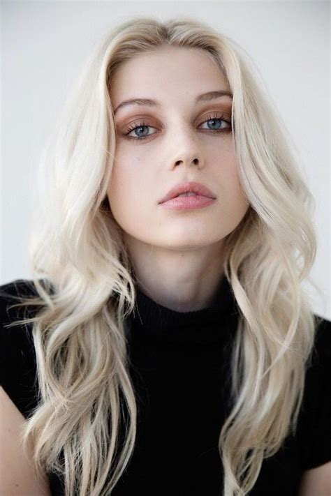 Pin By Rengameow On Makeup Blonde Hair Pale Skin Pale Blonde Hair