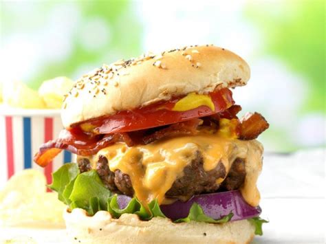 Reasons Why Hamburgers Are The Most Popular Fast Foods