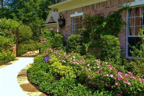 Create A Charming Cottage Garden Hgtv